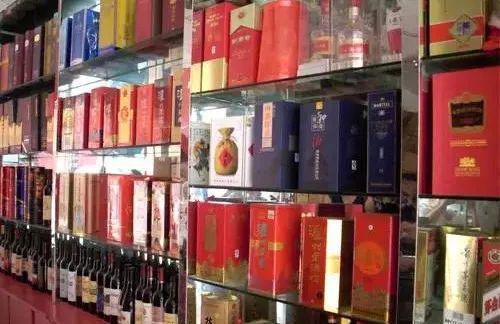 万亿市场下的生存困境 烟酒店老板为何在酒类经营中难以获利